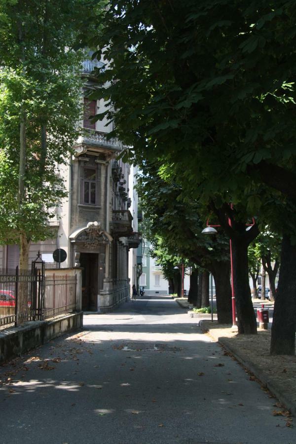 Davide & Mary Friendly House Apartment โนวารา ภายนอก รูปภาพ