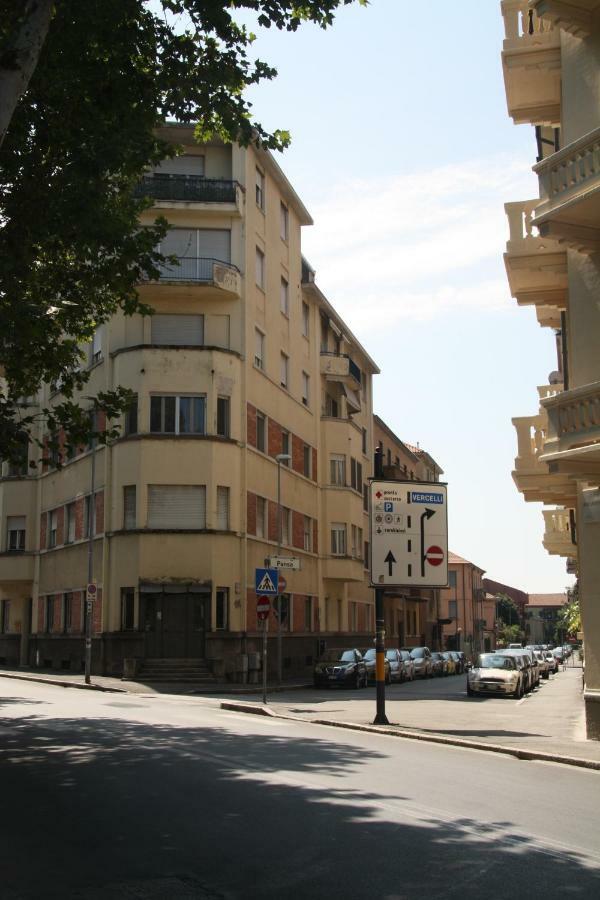 Davide & Mary Friendly House Apartment โนวารา ภายนอก รูปภาพ